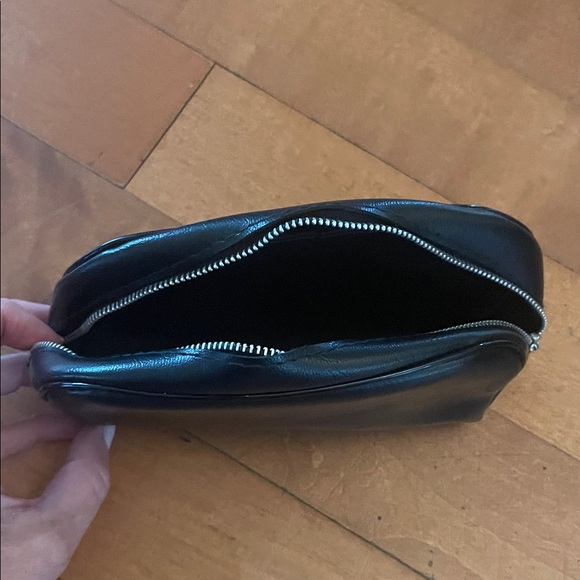 Free with purchase! Black Leather Men's Bag - Picture 2 of 3